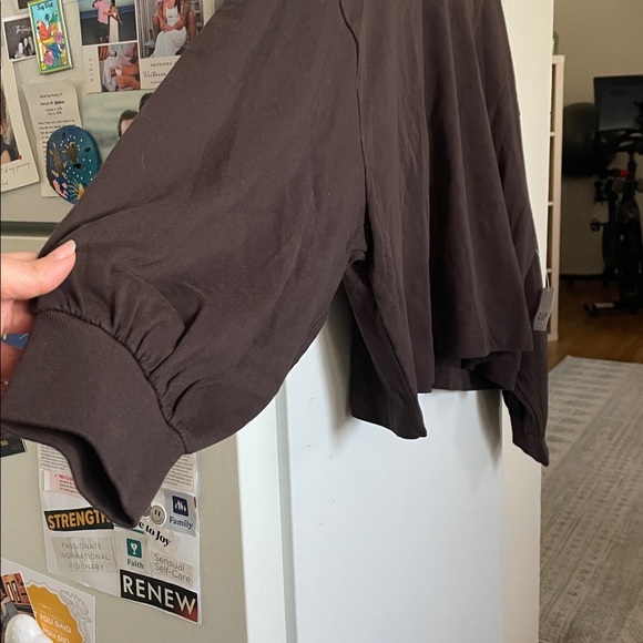 GAP Women’s XXL 100% Cotton Oversized Arm Crop Dark Brown Long Sleeve Top - Picture 7 of 11